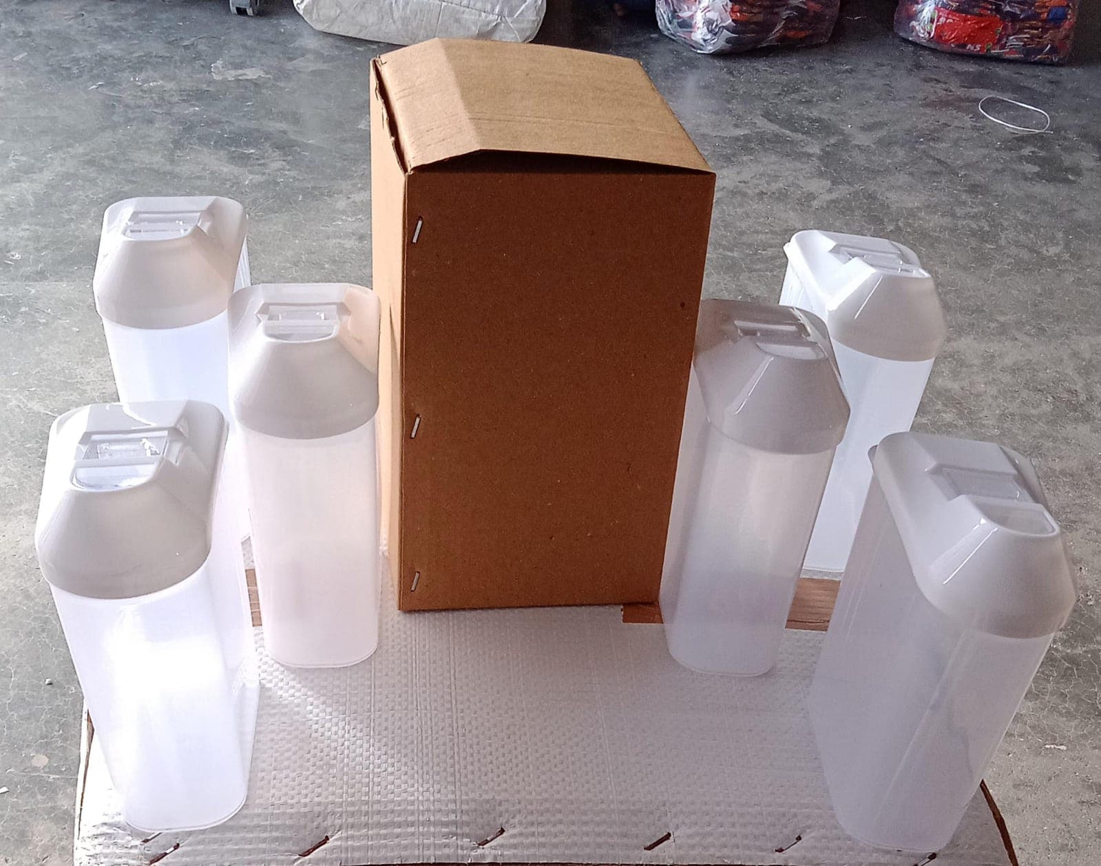 Plastic Easy Flow Storage Jar with Lid (750ml, Set of 6) thumbnail 8