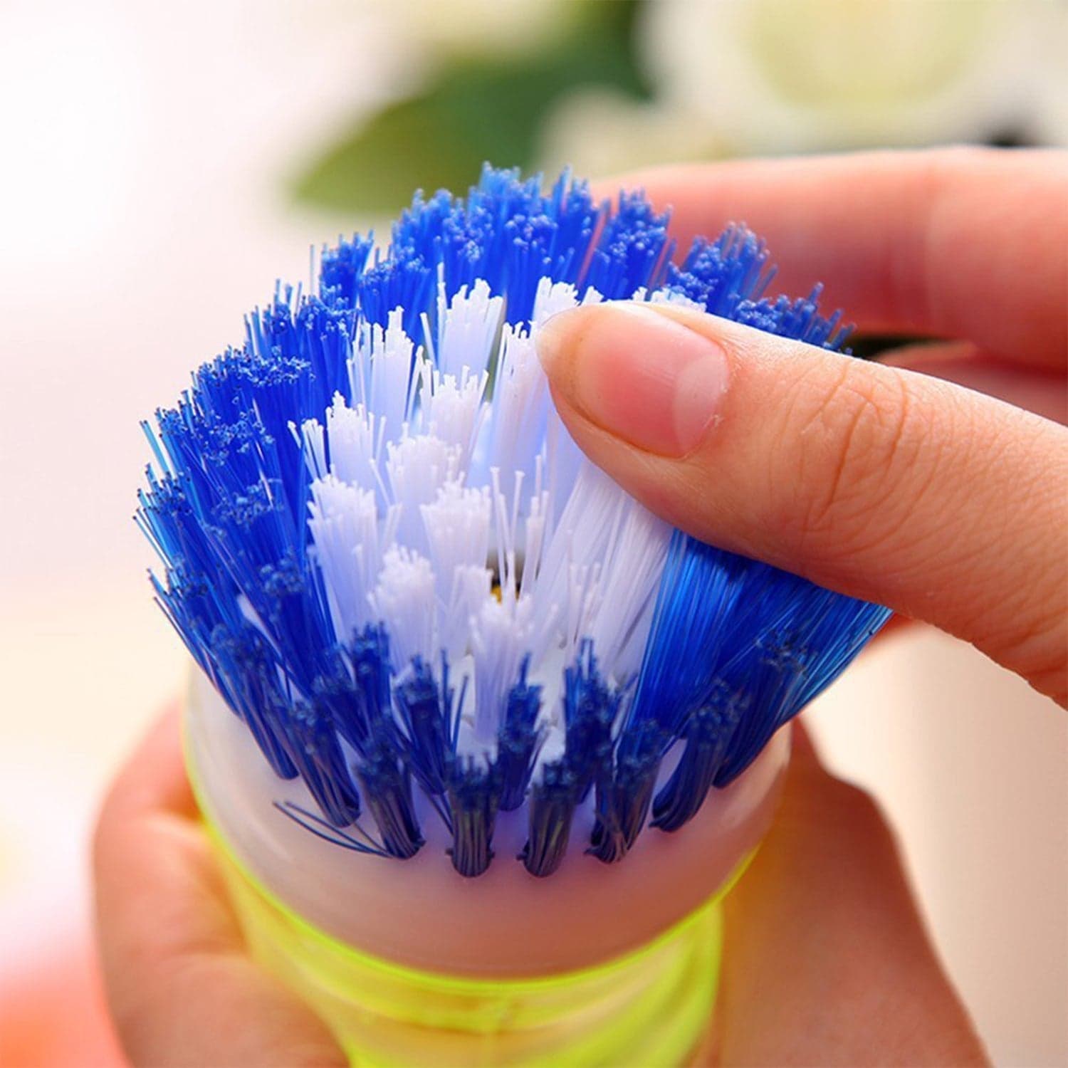 Cleaning Brush with Liquid Soap Dispenser thumbnail 7