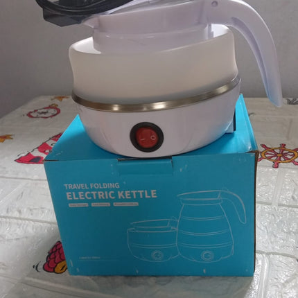 Portable electric kettle with collapsible silicone body