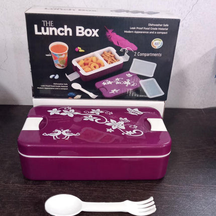 Compact lunch box with lid