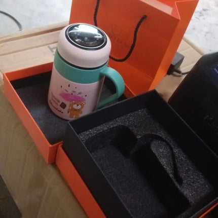Smart Vacuum Insulated Water Bottle with LED Temperature Display & Gift Color Box (600 ML Approx)