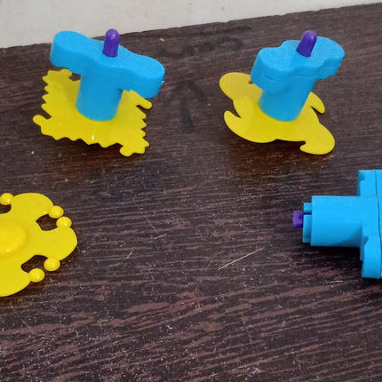 Kids toy spinner with launcher