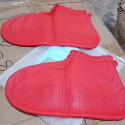 Non-Slip Silicone Rain Reusable Anti skid Waterproof Fordable Boot Shoe Cover (Medium Size / 1 Pair / Red)