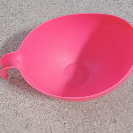 Rice washing bowl with thick drain basket and handle for easy use.