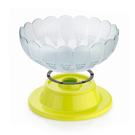 Spinning plastic bowl for convenient fruit and vegetable storage